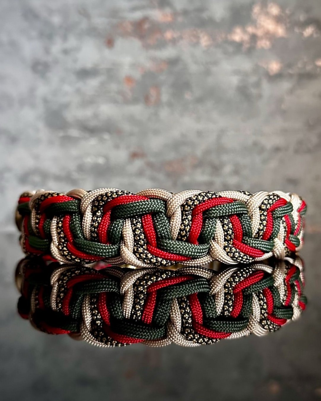 paracord halsband hund gruen rot schwarz gold cream beige