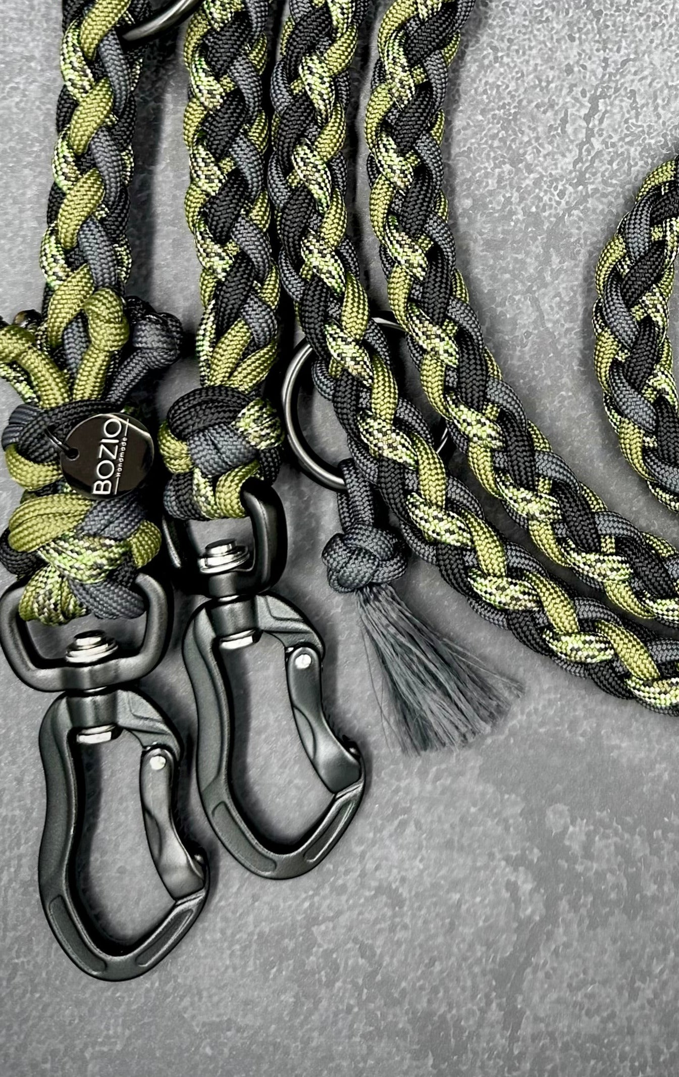 paracord leine hund verstellbar handschlaufe schwarze karabiner aluminium sicherheitskarabiner sicherheit schwarz oliv khaki army gruen anthazit grau