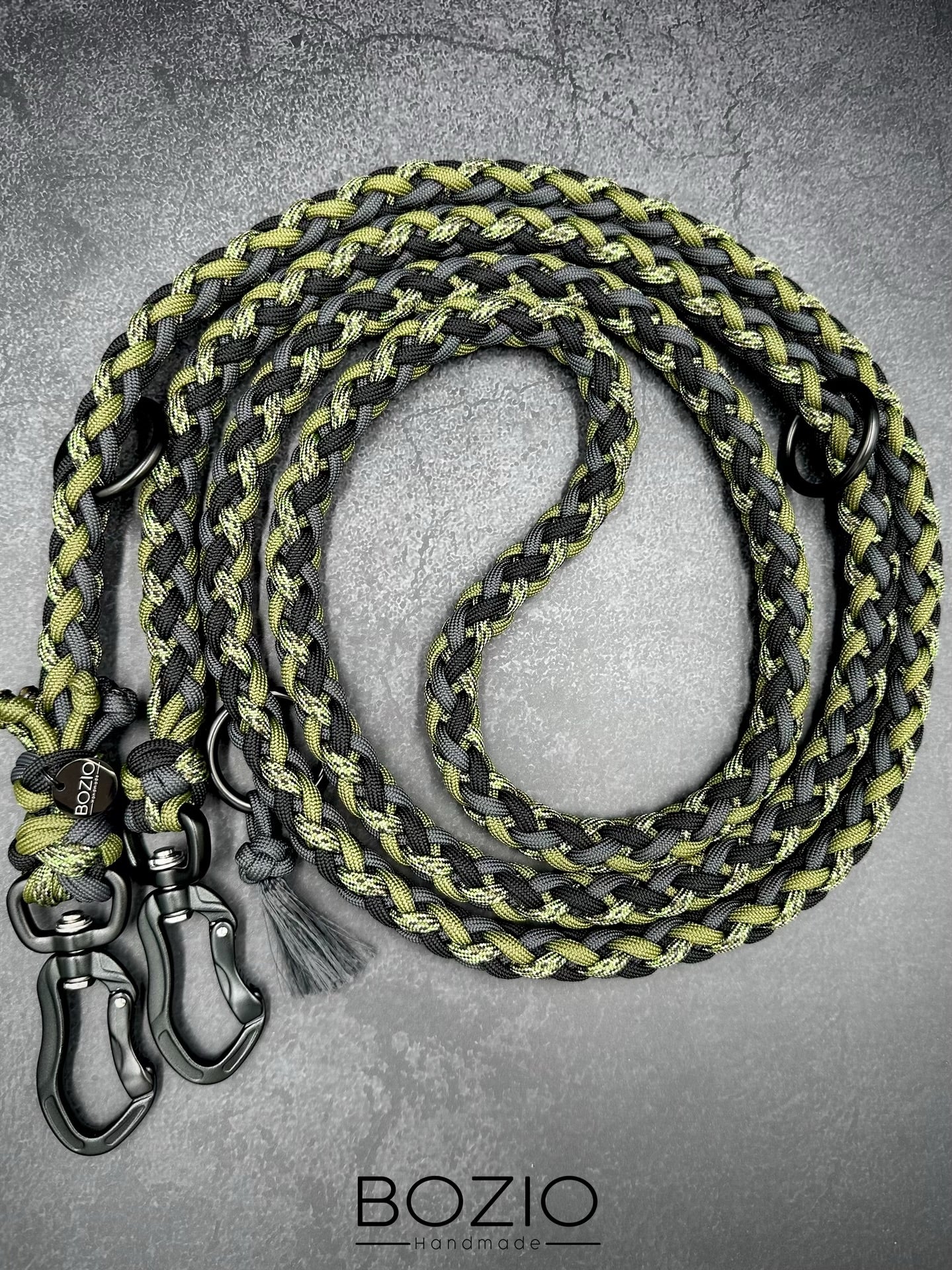 paracord leine hund verstellbar handschlaufe schwarze karabiner aluminium sicherheitskarabiner sicherheit schwarz oliv khaki army gruen grau anthazit