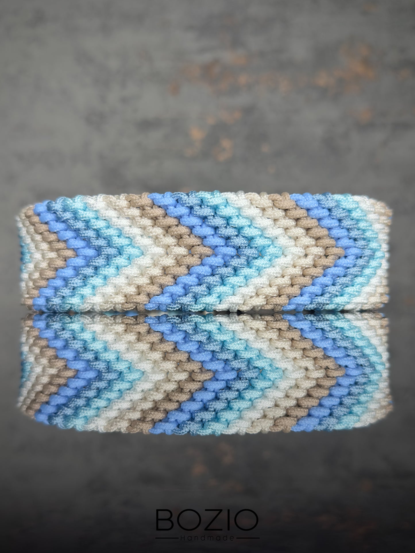 45. CHEVRON Halsband