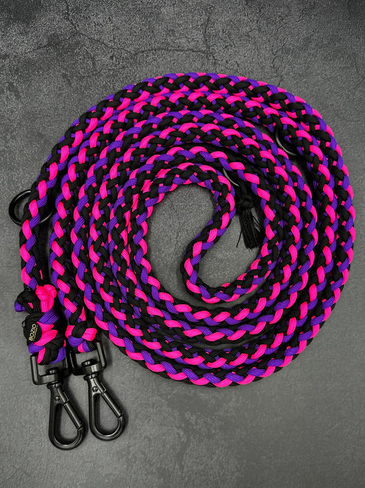 paracord leine hund verstellbar handschlaufe schwarze karabiner aluminium sicherheitskarabiner sicherheit schwarz  neon pink rosa lila 